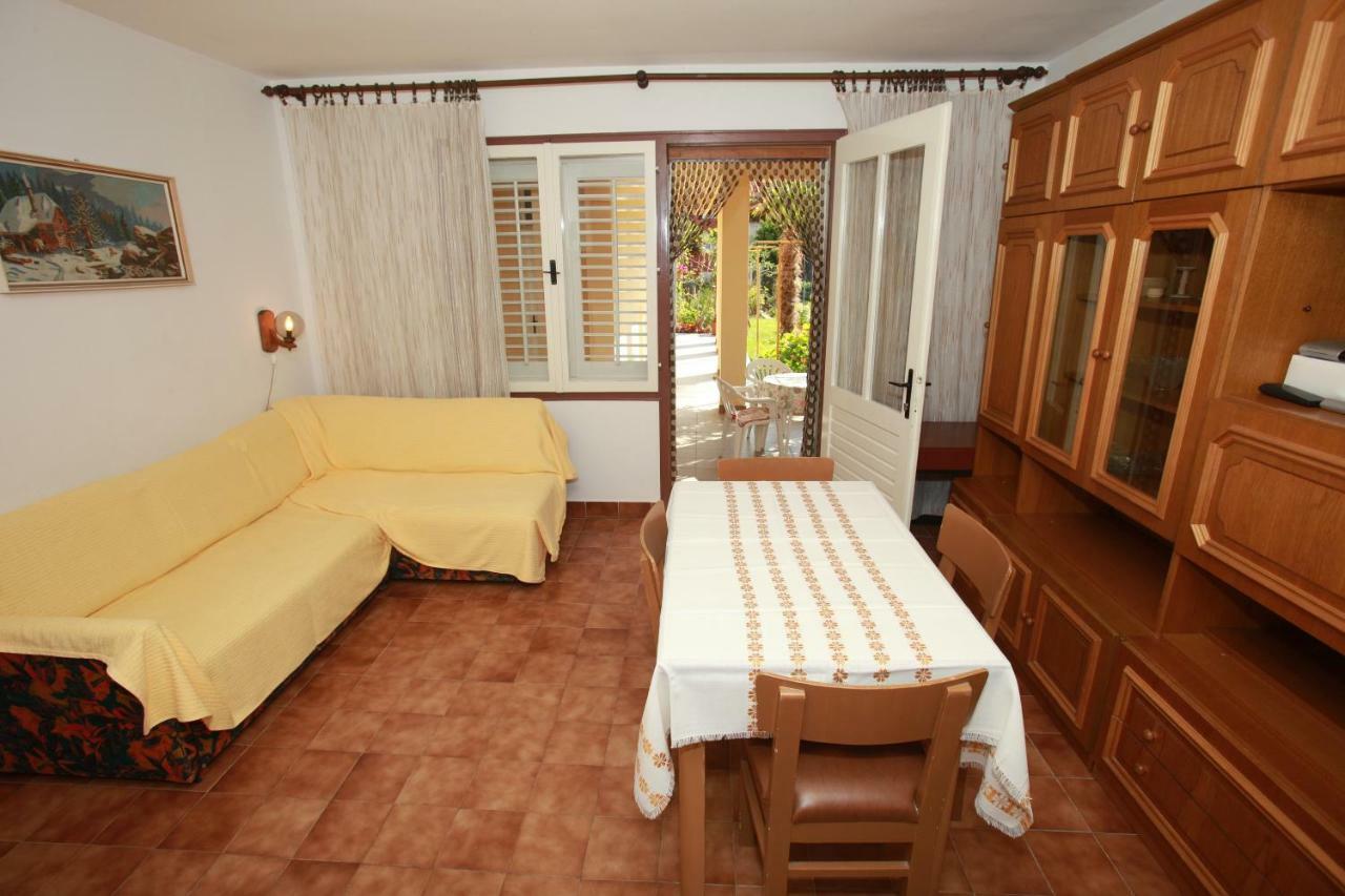 Apartments & Room Jagoda Baska  Exterior photo